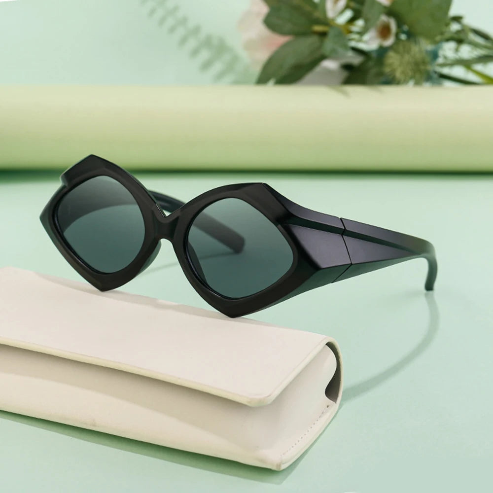 Daringly Darling - Oversized Bold and Daring Luxury Geometric Sunglasses